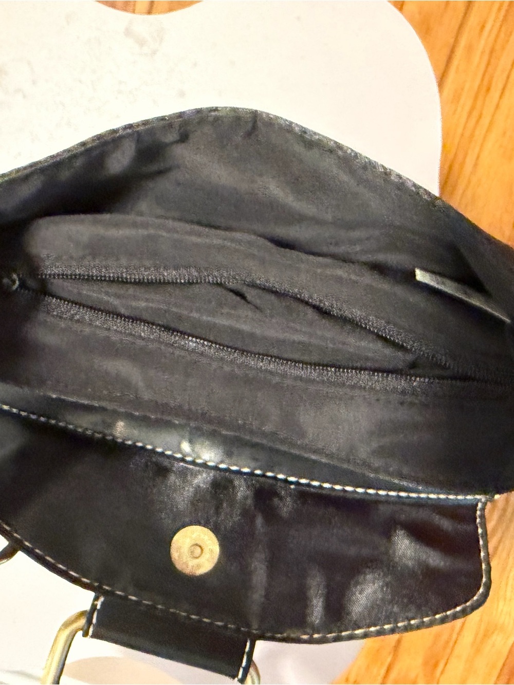 Black faux leather Chain-Handle Women's Y2k Shoulder Bag - Picture 4 of 4